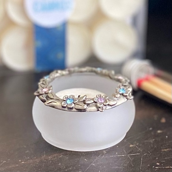 Partylite Floral Pewter Rhinestone Holder 12 Hand Poured Tea Light Soy Candles - Picture 2 of 4